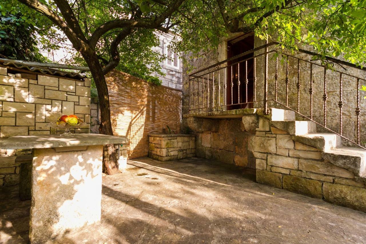 Old Small Stone House Zrnovo Exterior photo