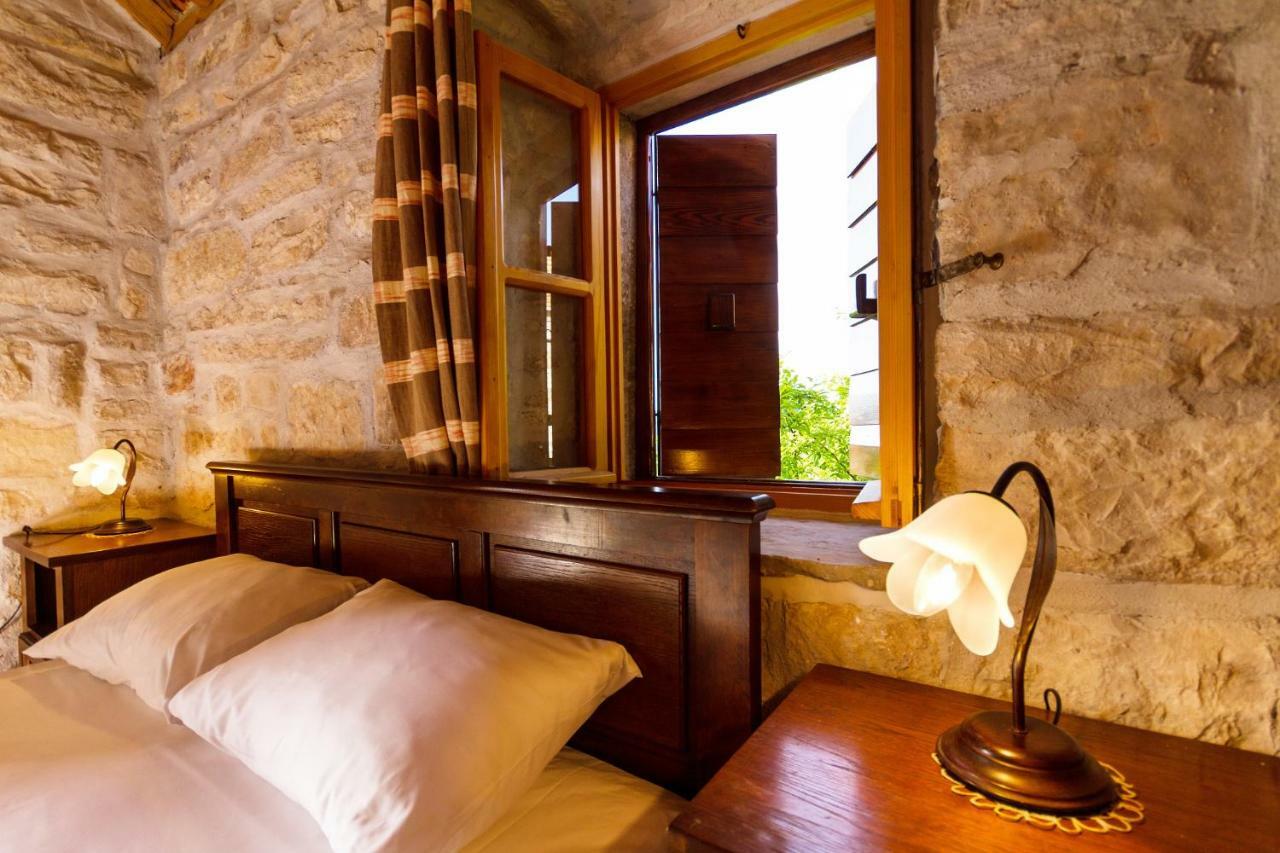 Old Small Stone House Zrnovo Exterior photo
